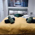 Suzan's In The Heart Of Apartment *