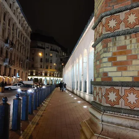 Suzan's In The Heart Of * Budapešť