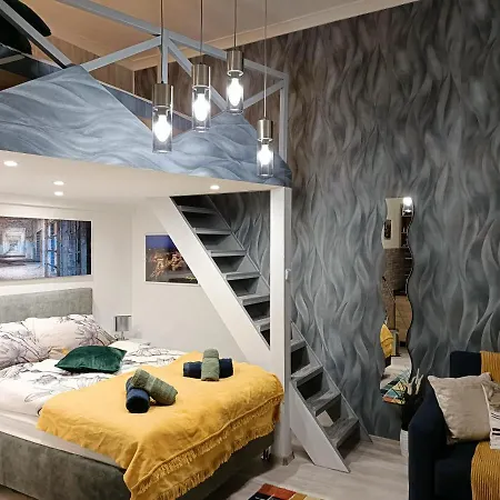 Suzan's In The Heart Of * Budapest